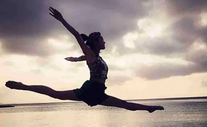 Inspired by Black Swan, Chinese Classical Dancer Lin Niu Expands Her Dance Repertoire & Directs Own Movie